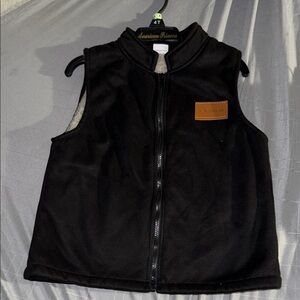 SHEIN Black Kids Vest with Brown Patch